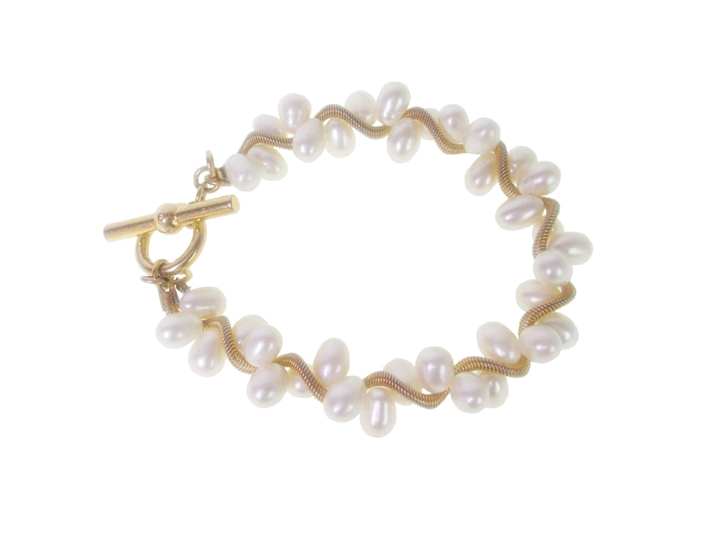 Ballotte Pearl Bracelet | Shimmering Design | CaratLane