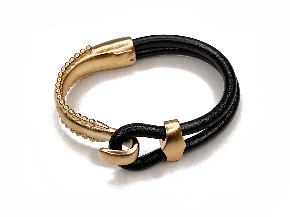 I think you should get a permanent bracelet/anklet! #pointeclairequebe... |  TikTok